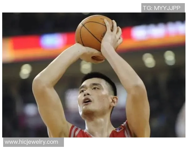 姚明与李连杰同框合影展现中国体育与武术的辉煌瞬间