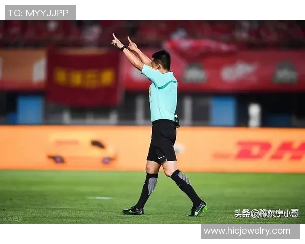 足球明星被套单图片曝光引发热议球迷纷纷讨论其背后故事与影响